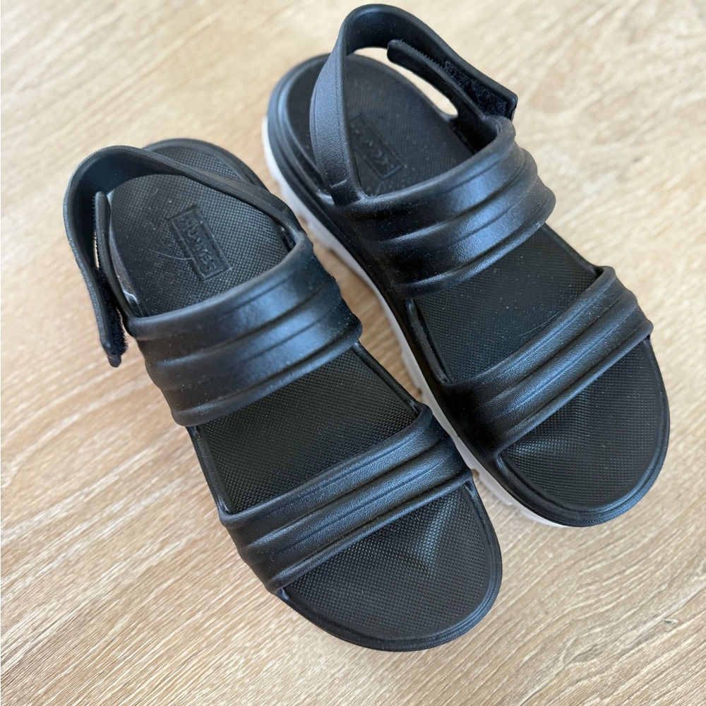 HUNTER | black bloom slimgback sandals